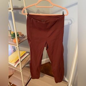 Athleta Trekkie Hybrid Crop Tight